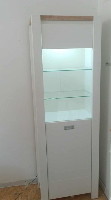 Witryny podświetlane, duże