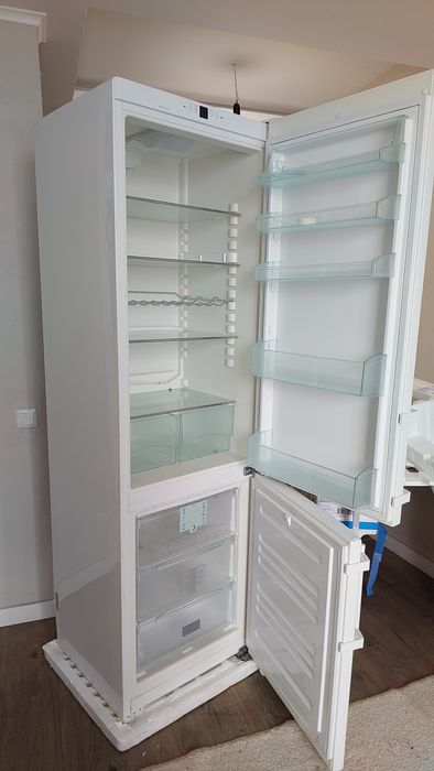 Продам холодильник Liebherr (несправний)