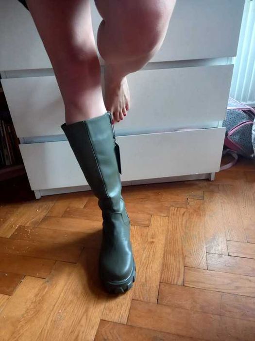 Prettylittlething kozaki khaki 41