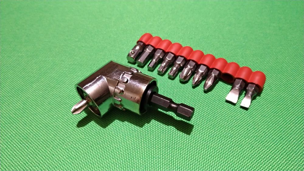 Угловой адаптер насадка угловая для шуруповерта (с битами)