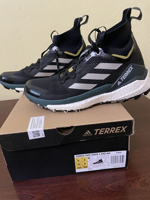 Продам кроссовки Adidas