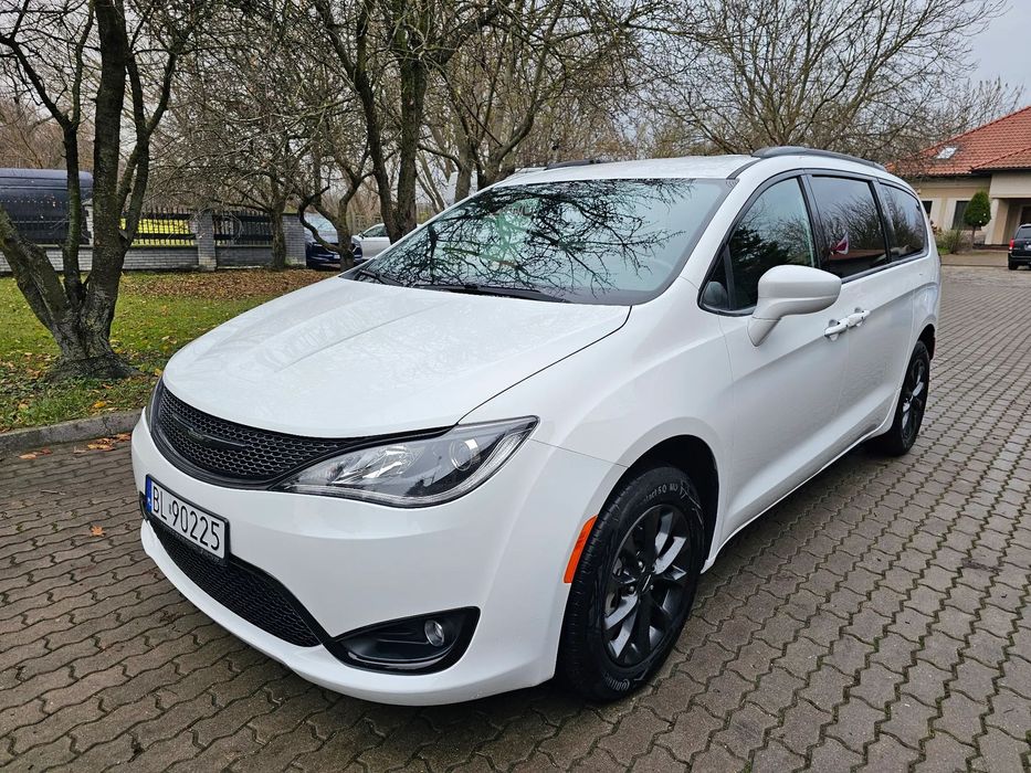 Chrysler Pacifica F ra VAT 23% Leasing 50 aut w ofercie na miejscu