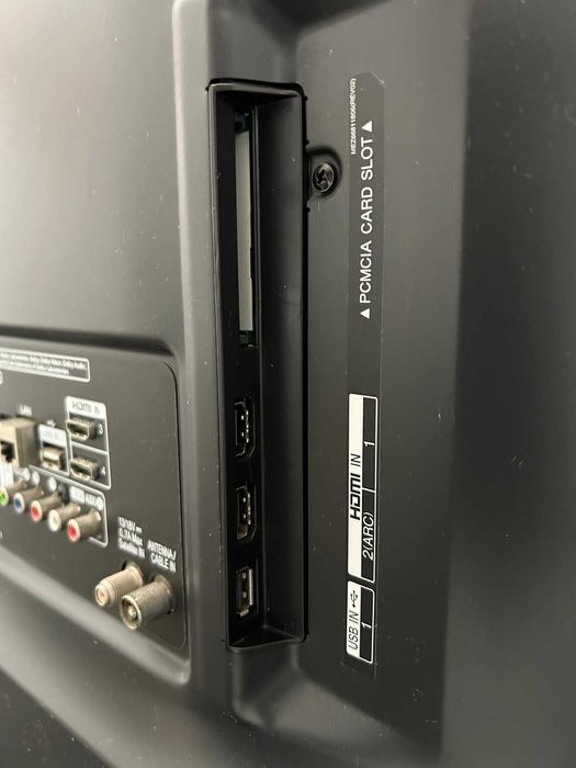 TV 43" LG ULTRA HD 4K + Suporte de Parede (USADA - COMO NOVA)