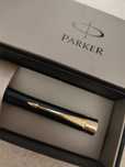 Кулькова золота ручка Parker URBAN 17 Muted Black
