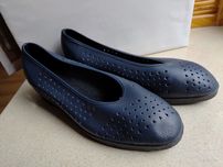 Buty ze skóry, granatowe baleriny