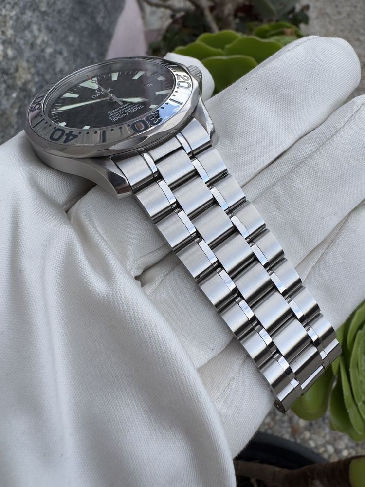 Omega Seamaster Titanium Divers 300m