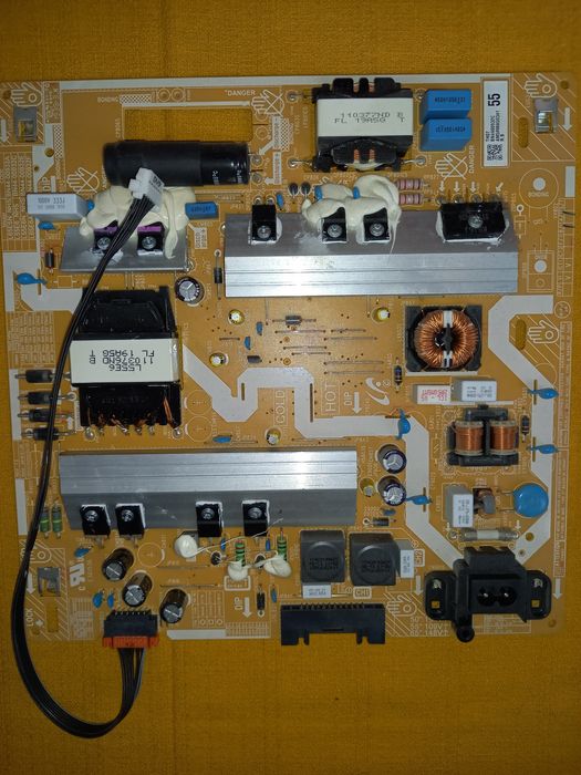 Продам самсунг UE55NU7090U на запчасти