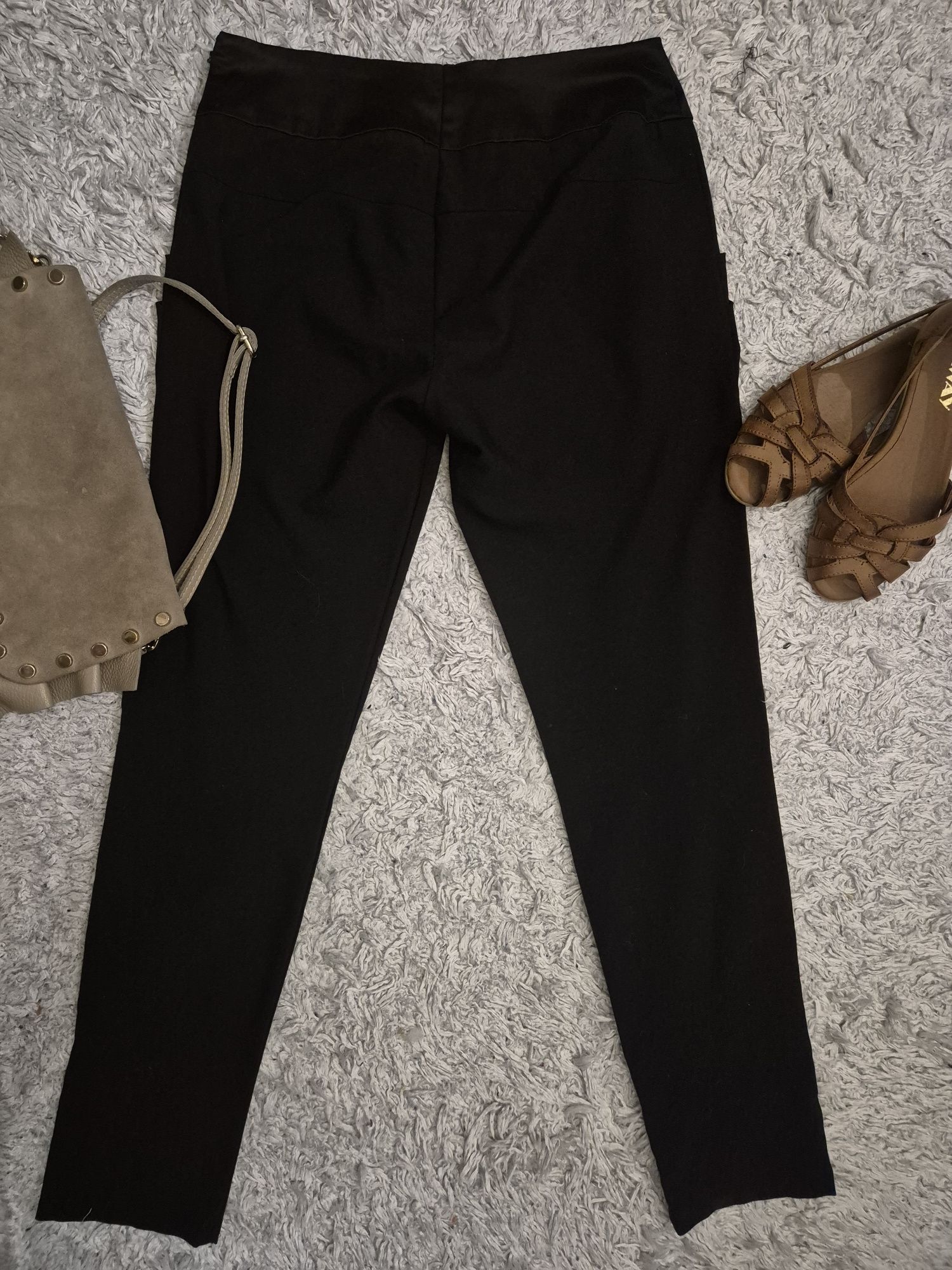 Czarne spodnie Zara Basic #kieszenie #suwak