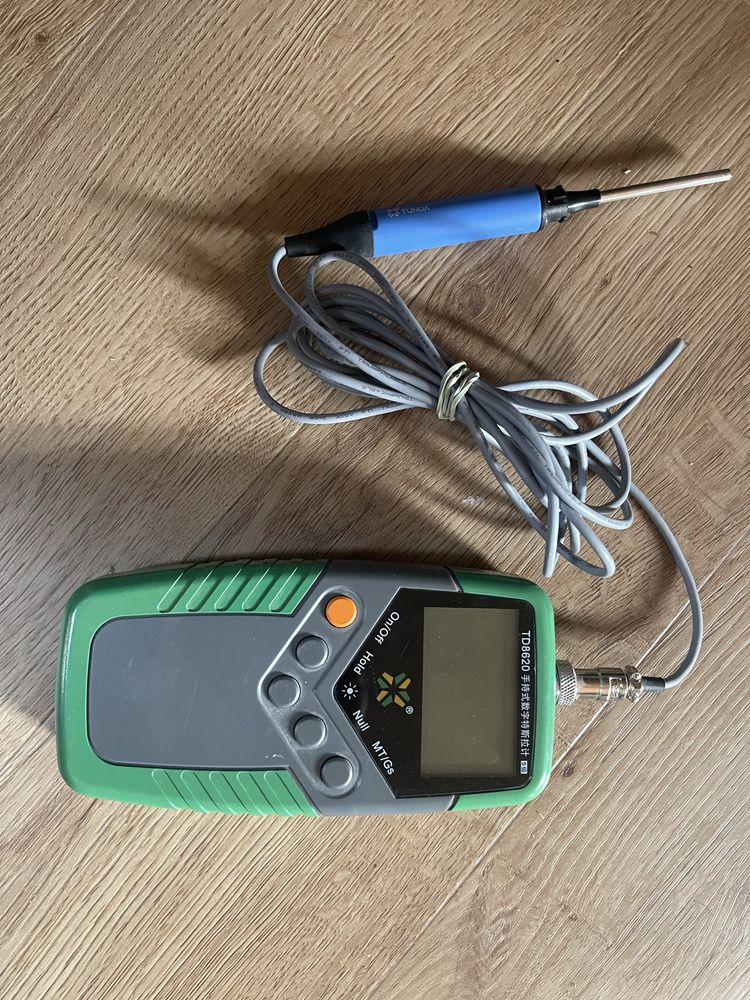 Miernik GAUSSA TD8620 pola elektromagnetycznego