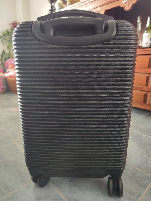 Trólei,mala de cabine.