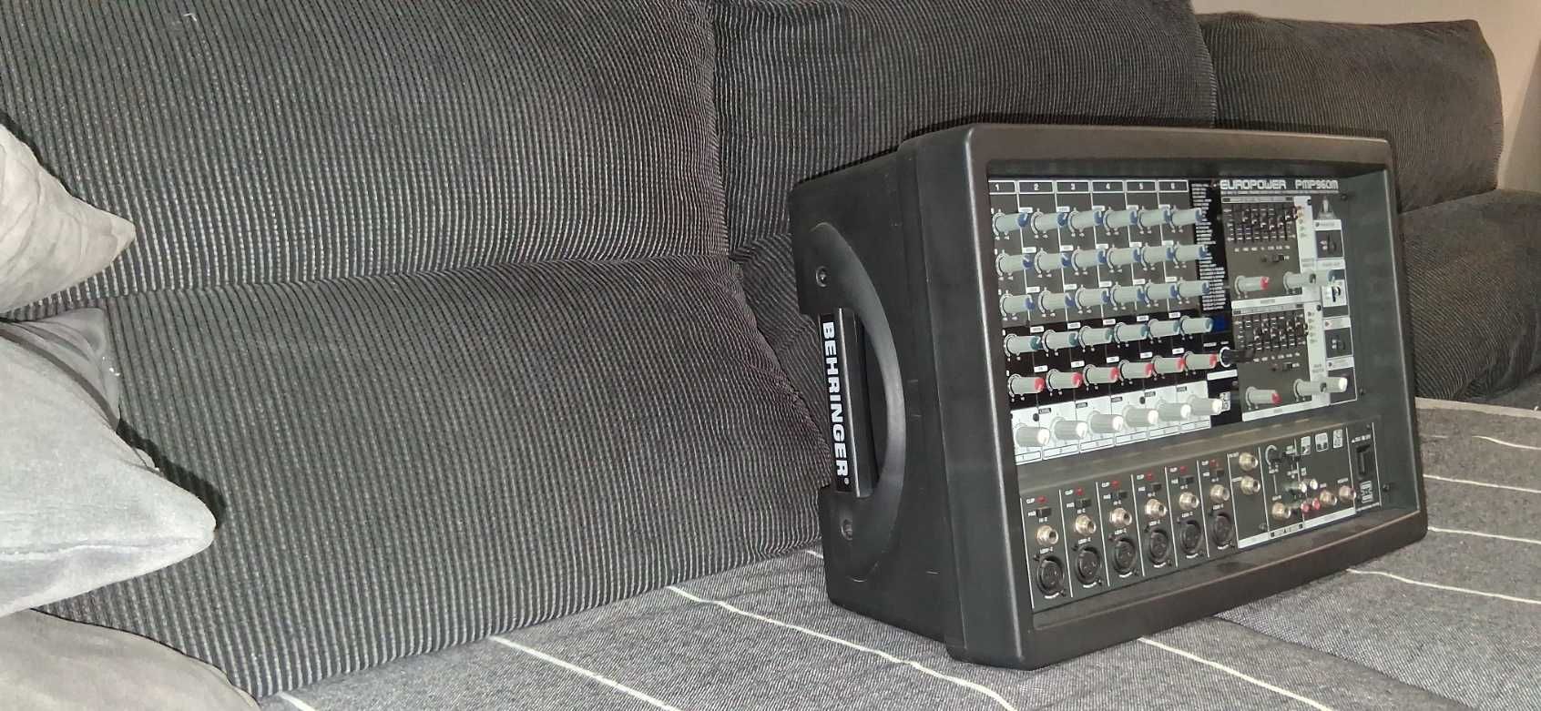 Mixer Behringer PMP960M - Bom estado pouco usada.