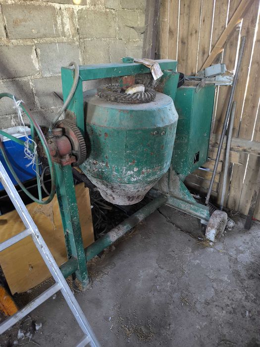 Sprzedam betoniarkę na siłę