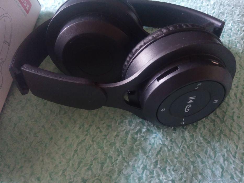 Бездротові Bluetooth навушники