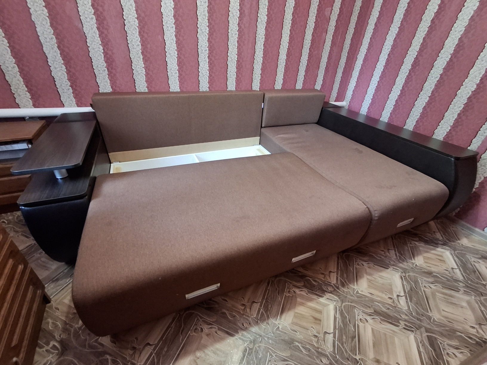 Продам уголок диван