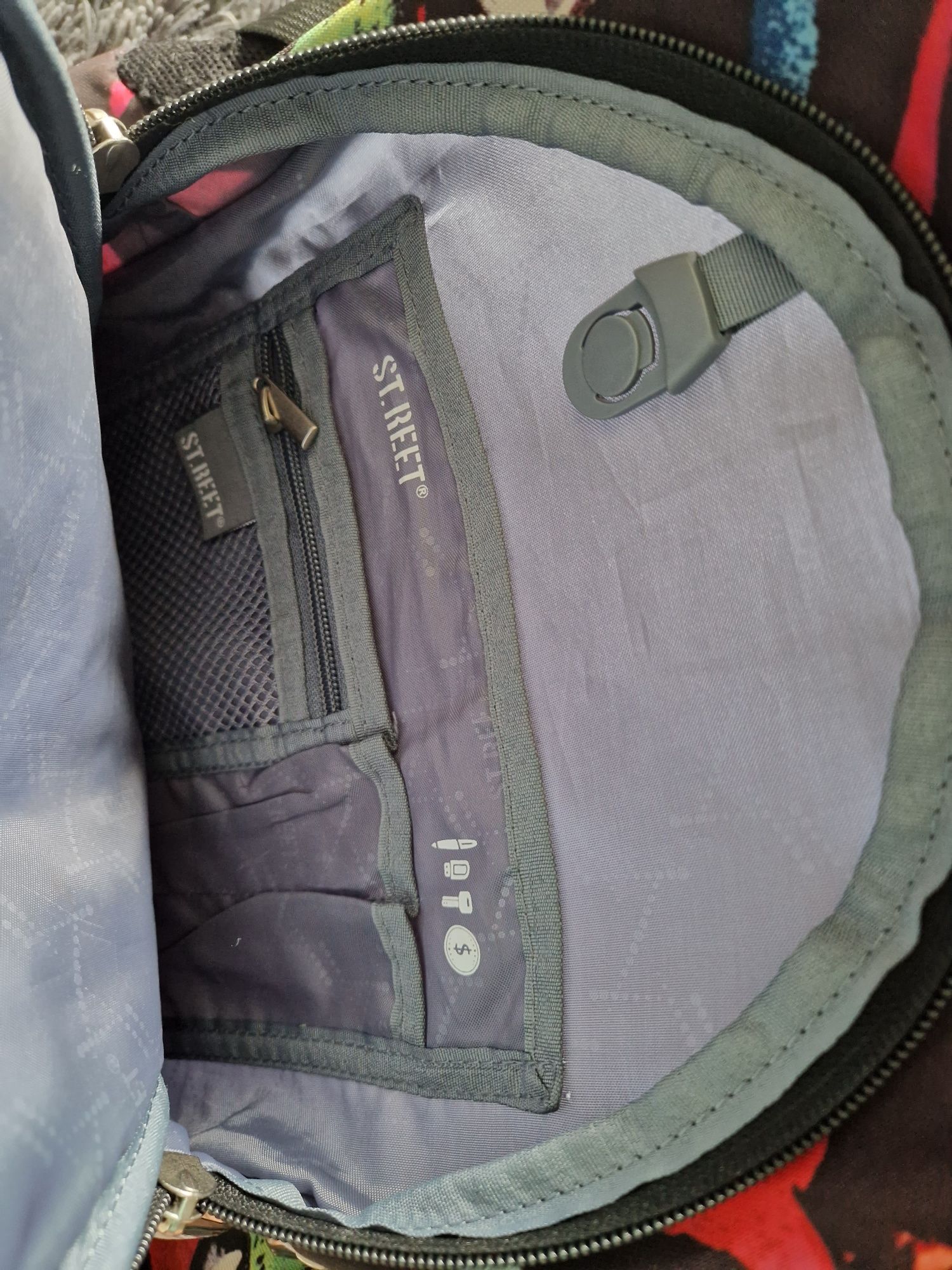 Plecak szkolny ST. Reet w strzalki z torbą na ramię i workiem