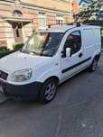 Fiat Doblo, pali, jeździ, trąbi