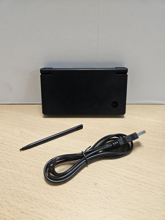 Nintendo DSi preta