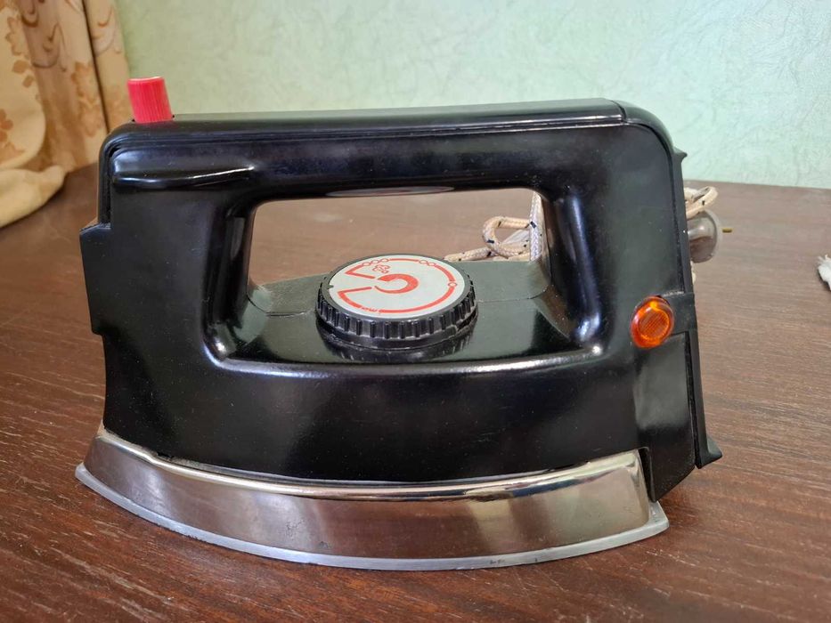 Утюг УТП - 1000, Васильковский завод "Электроприбор"