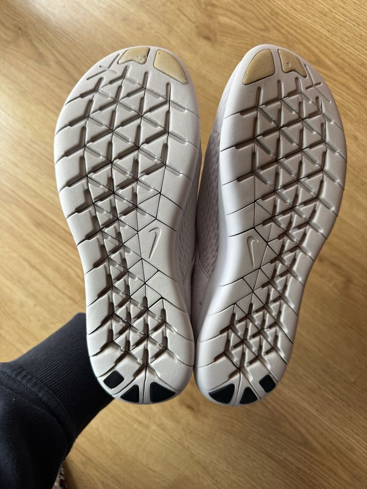 Sapatilhas brancas nike