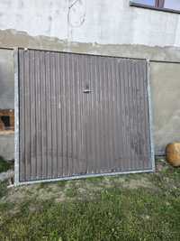 Drzwi garażowe na budowę albo do domu