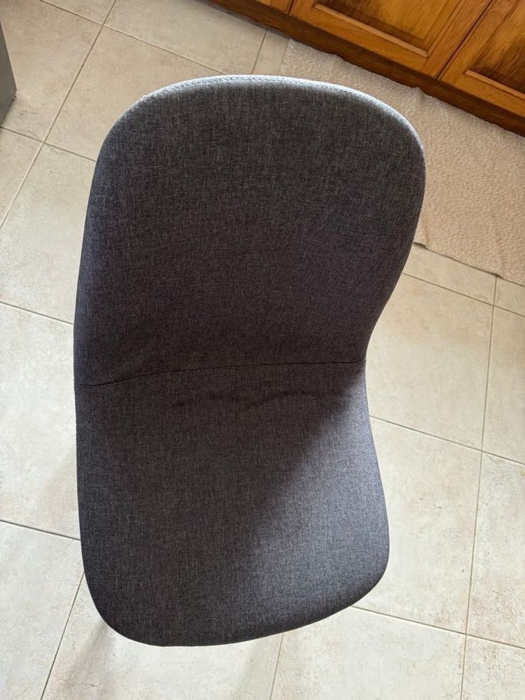 Mesa com 4 cadeiras