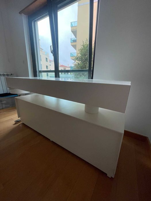 Cómoda + Secretária