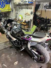 Suzuki gsxr 600 k8