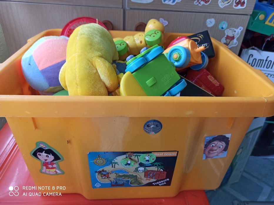 Zabawki                 .