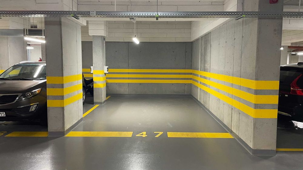 Duże miejsce postojowe + prąd dla elektryków