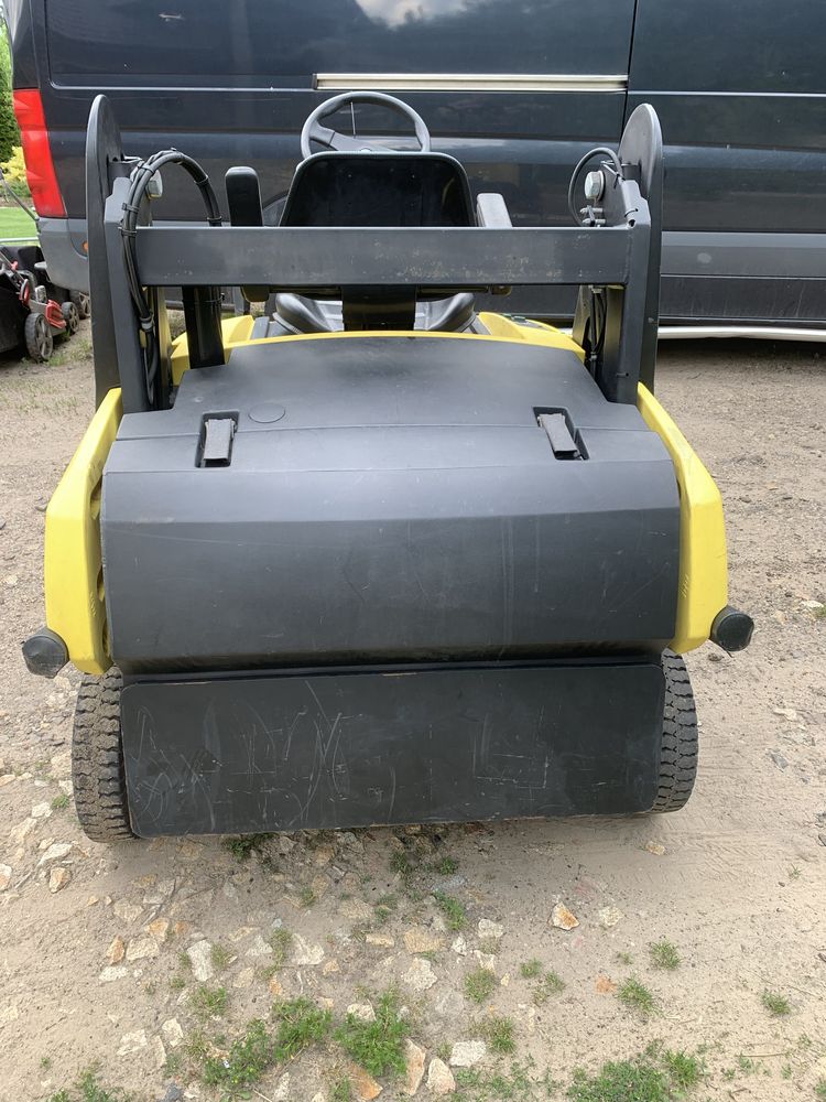 Zamiatarka Szorowarka Karcher KM 120/150 R
