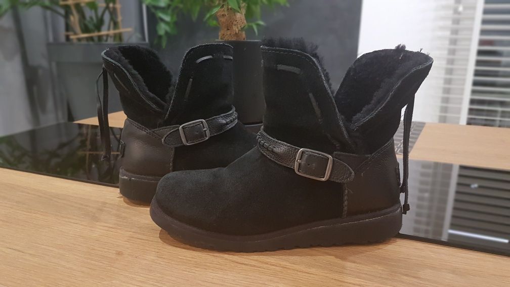 Buty zimowe renomowanej firmy UGG r.32