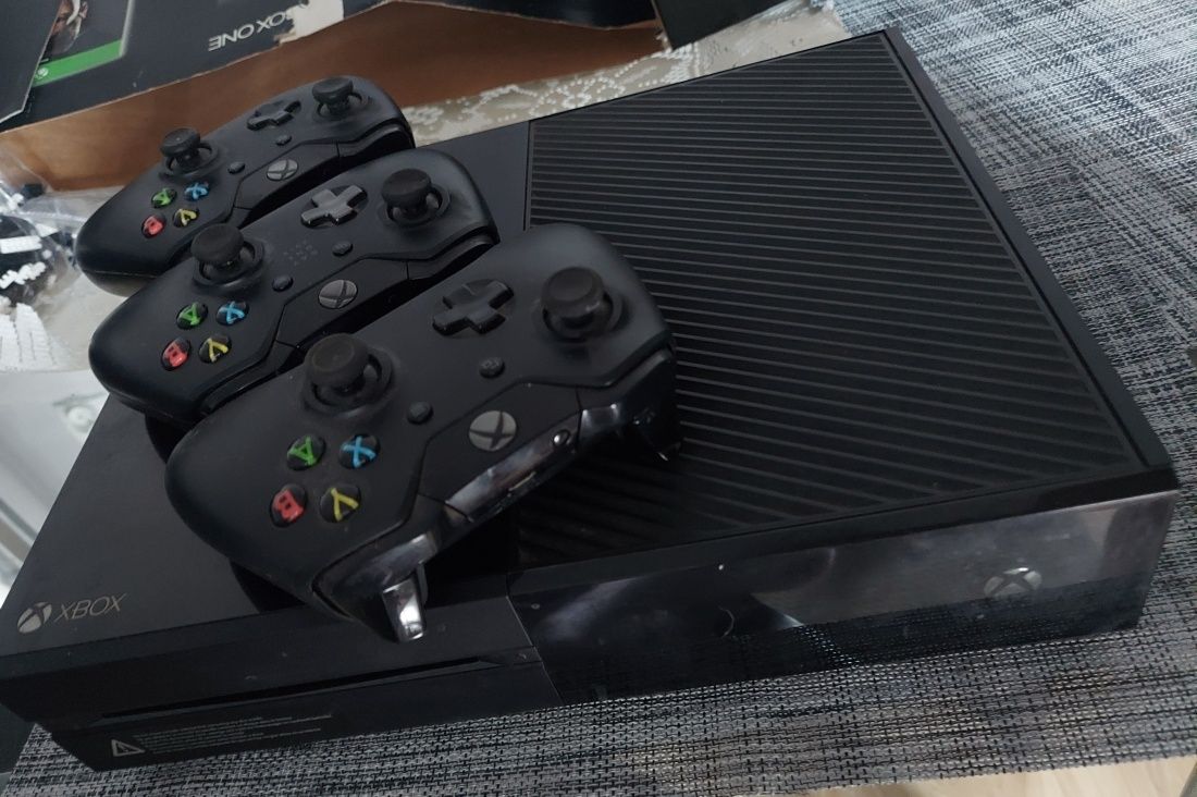 Xbox one + kinect + 3 pady