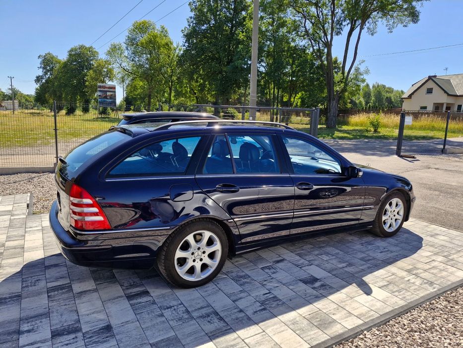 Mercedes C-klasa 2.2 cdi 122ps nawigacja xenon Automat Super Stan