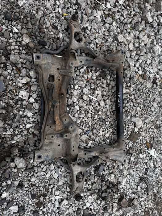 Балка підрамник подрамник   1.3 хонда сивик 8 honda civic 8 4D