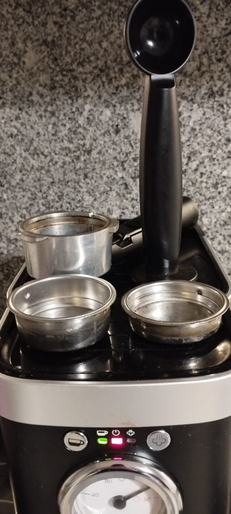 Maquina de café moído