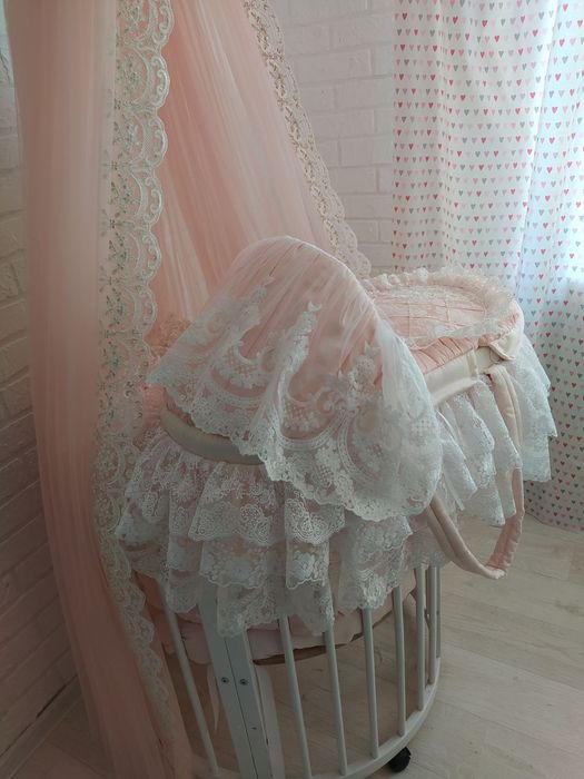 Эксклюзивная люлька переноска для выписки или крестин.