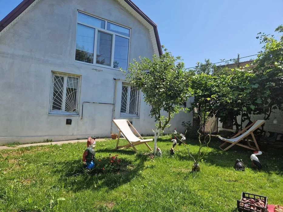 Продам будинок з ремонтом 100м.кв  в смт Глеваха!