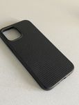 Etui. IPhone 12. Plecki. Spigen