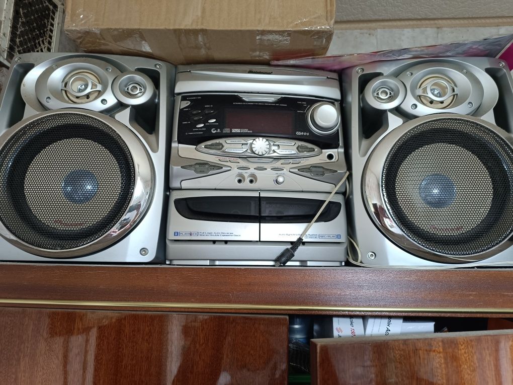 Музыкальный центр Pioneer, колонки, кассетник