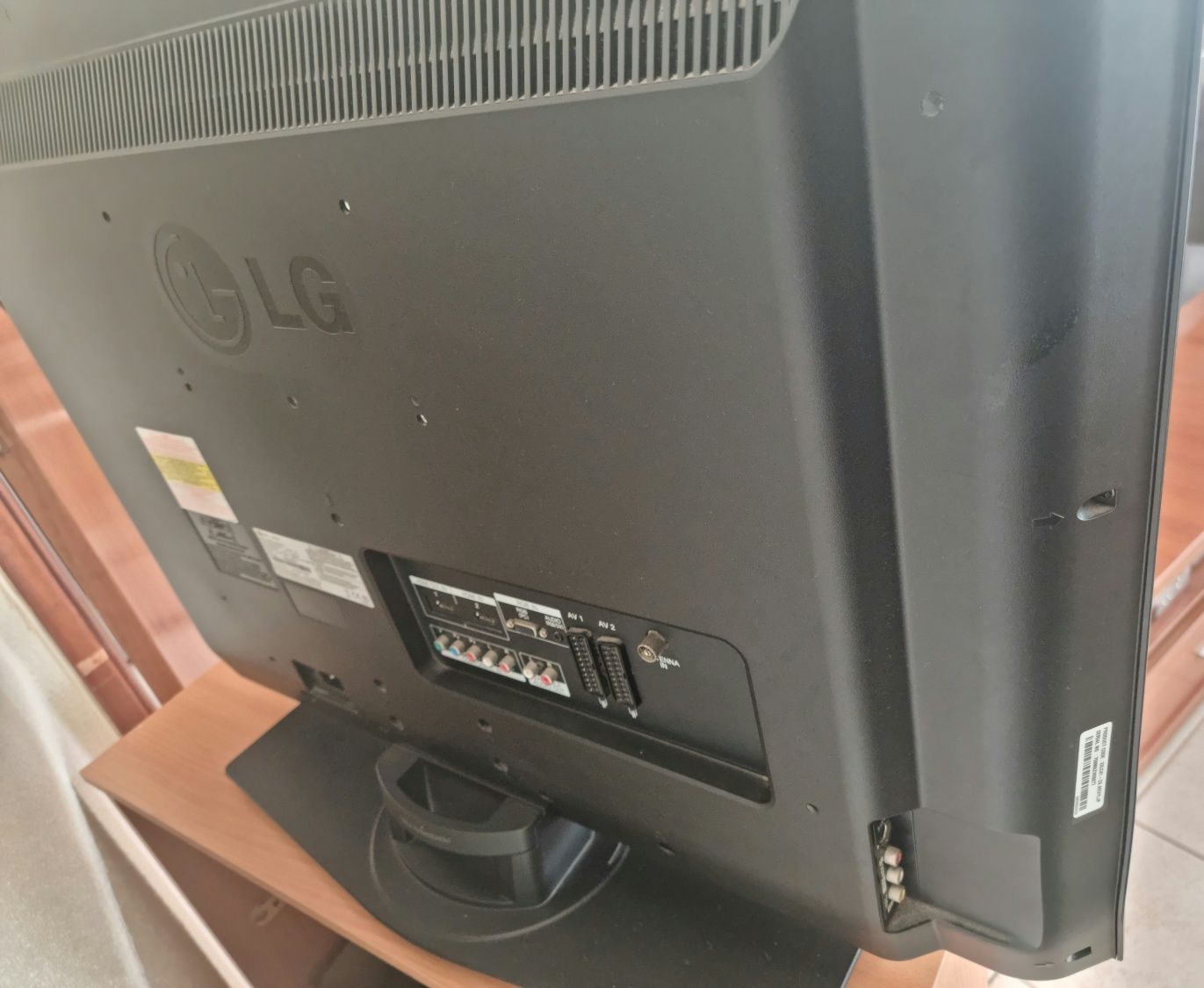 TV  LG 32LC41 usada