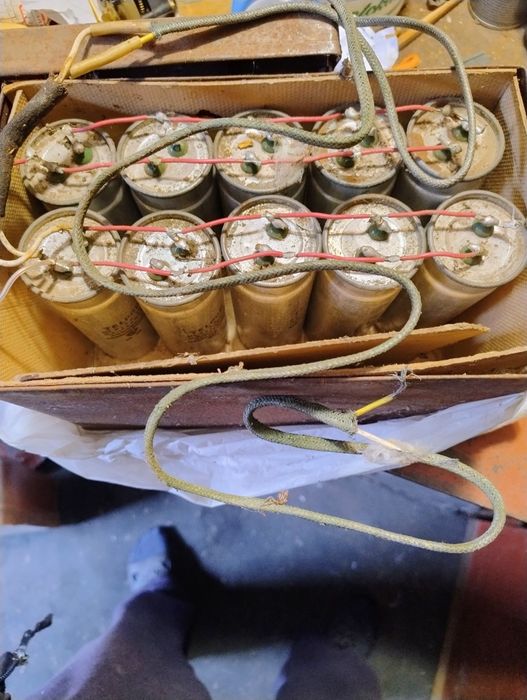 Конденсаторы б/у. 300грн за все.