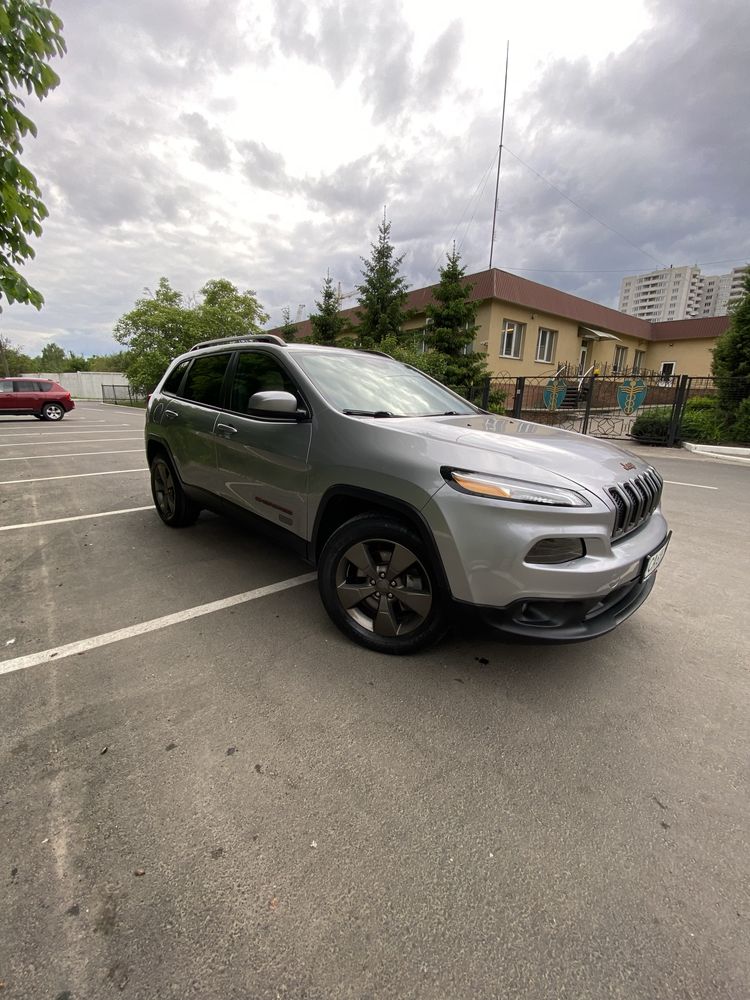 Jeep cherokee 4x4 2.4 ювілейна модель