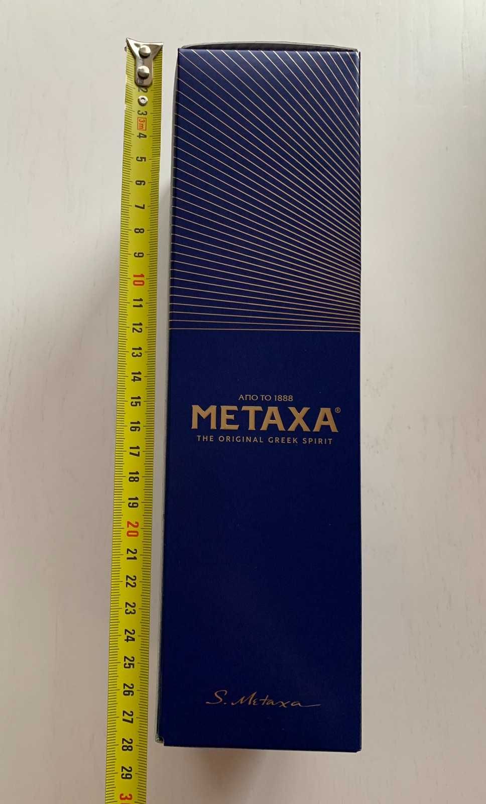 Пустая бутылка 0,7 л от коньяка бренди Metaxa 12 лет с коробкой