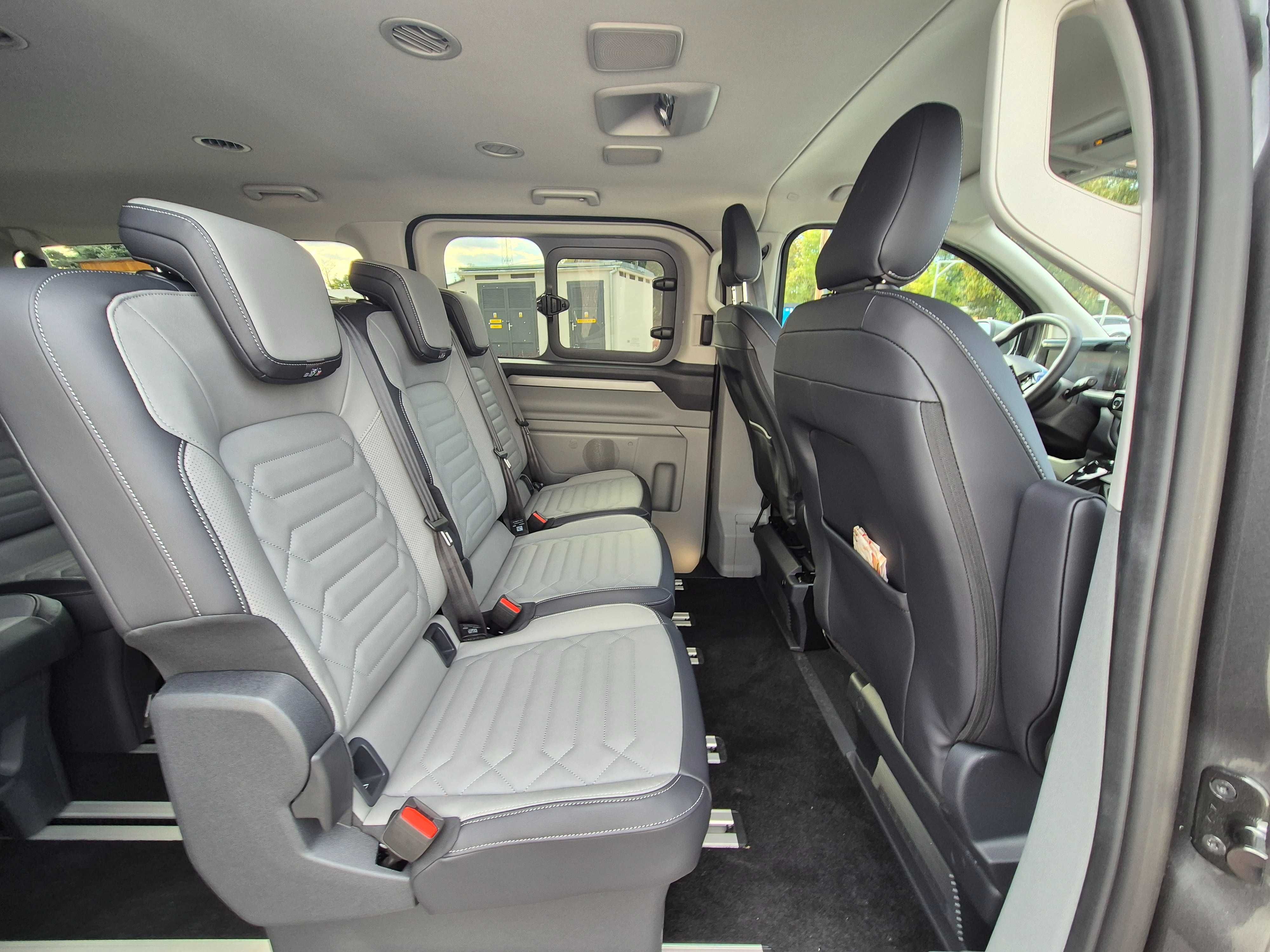 BUs Wynajem FORD Tourneo TITANIUM 2024 r  4x4