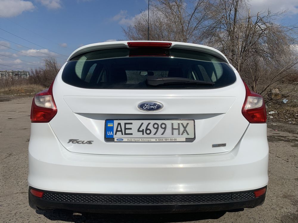 Ford Focus 2013 року в гарній комплектації.