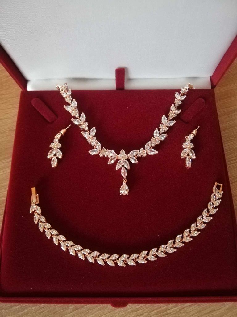Komplet biżuterii ślubnej z naszyjnikiem rose gold/różowe złoto