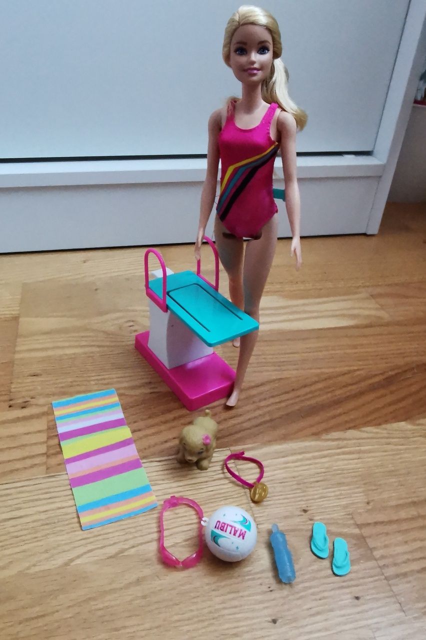 Lalka Barbie pływaczka