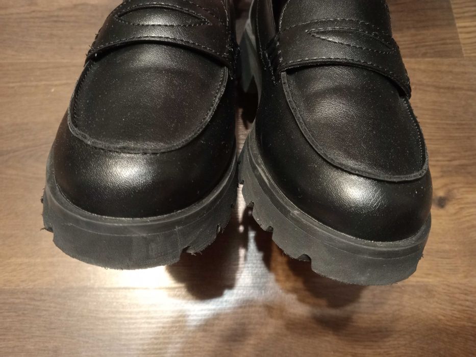 Buty loafersy czarne MNG rozm. 35