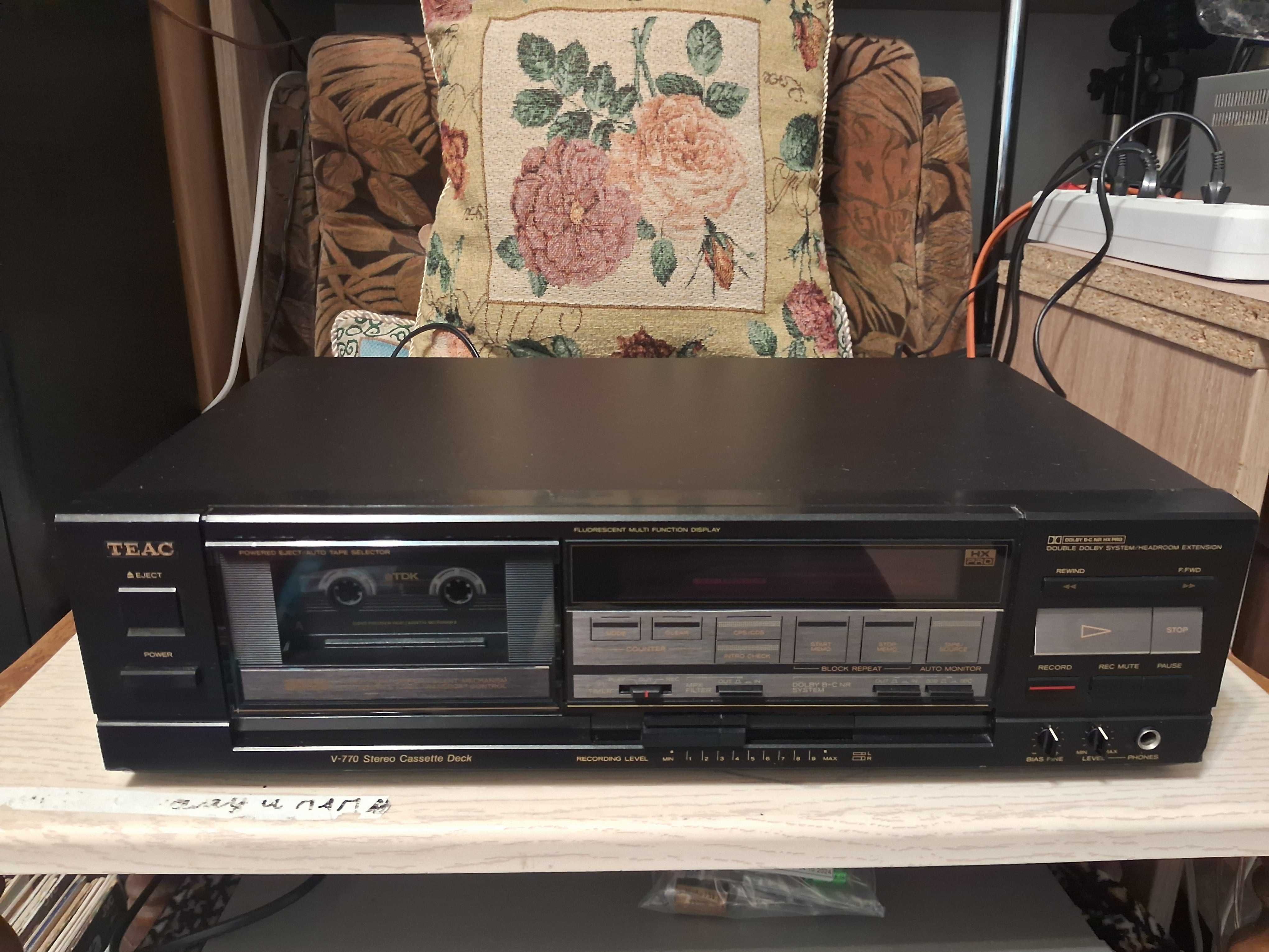 Teac V-770 касетна дека
