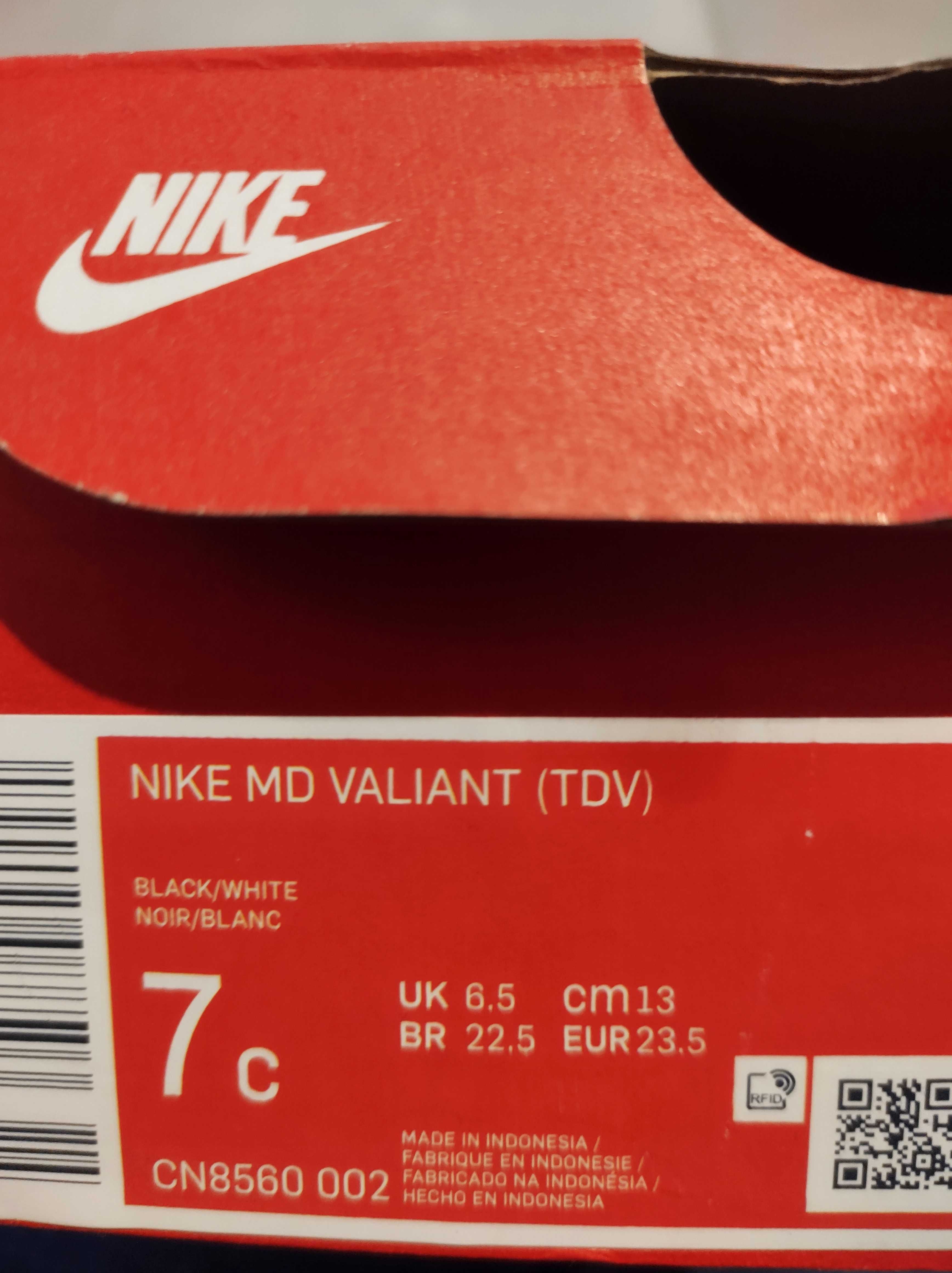 Buciki chłopięce Nike rozm.23,5